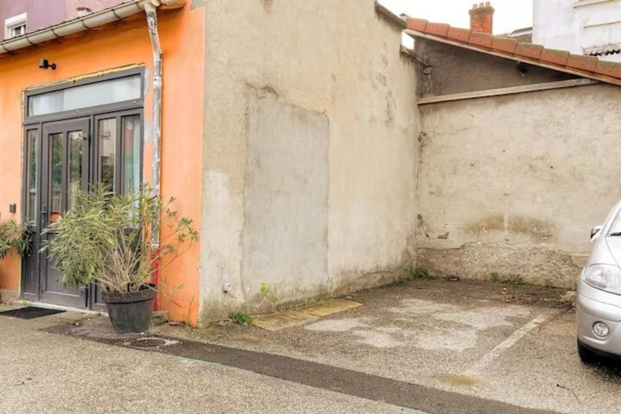 Ferienwohnung Atypique Et Reposant Avec Parking Gratuit Villeurbanne Exterior foto